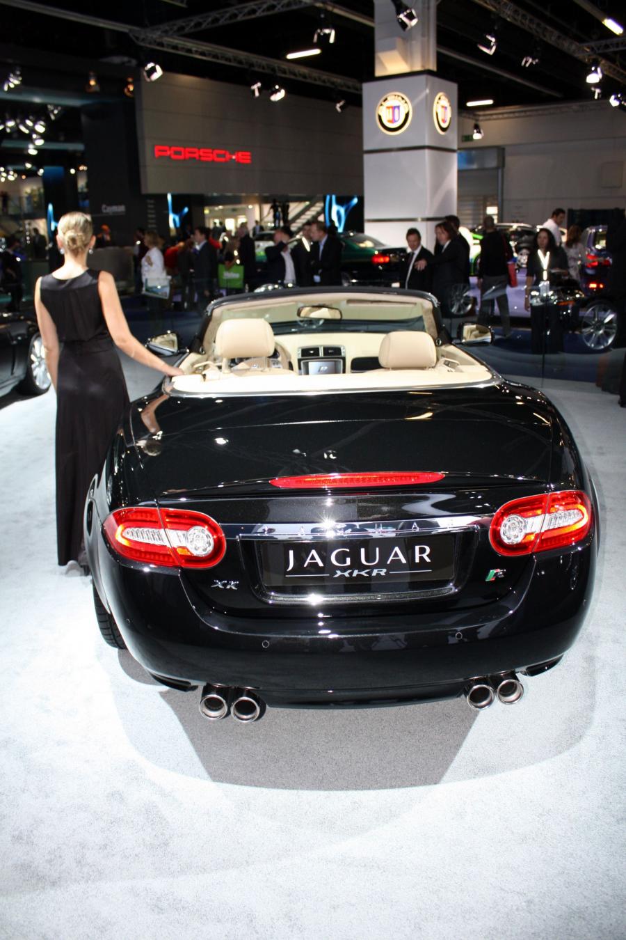  Jaguar XKR Convertible 2010 года  (фото 10 из 19)